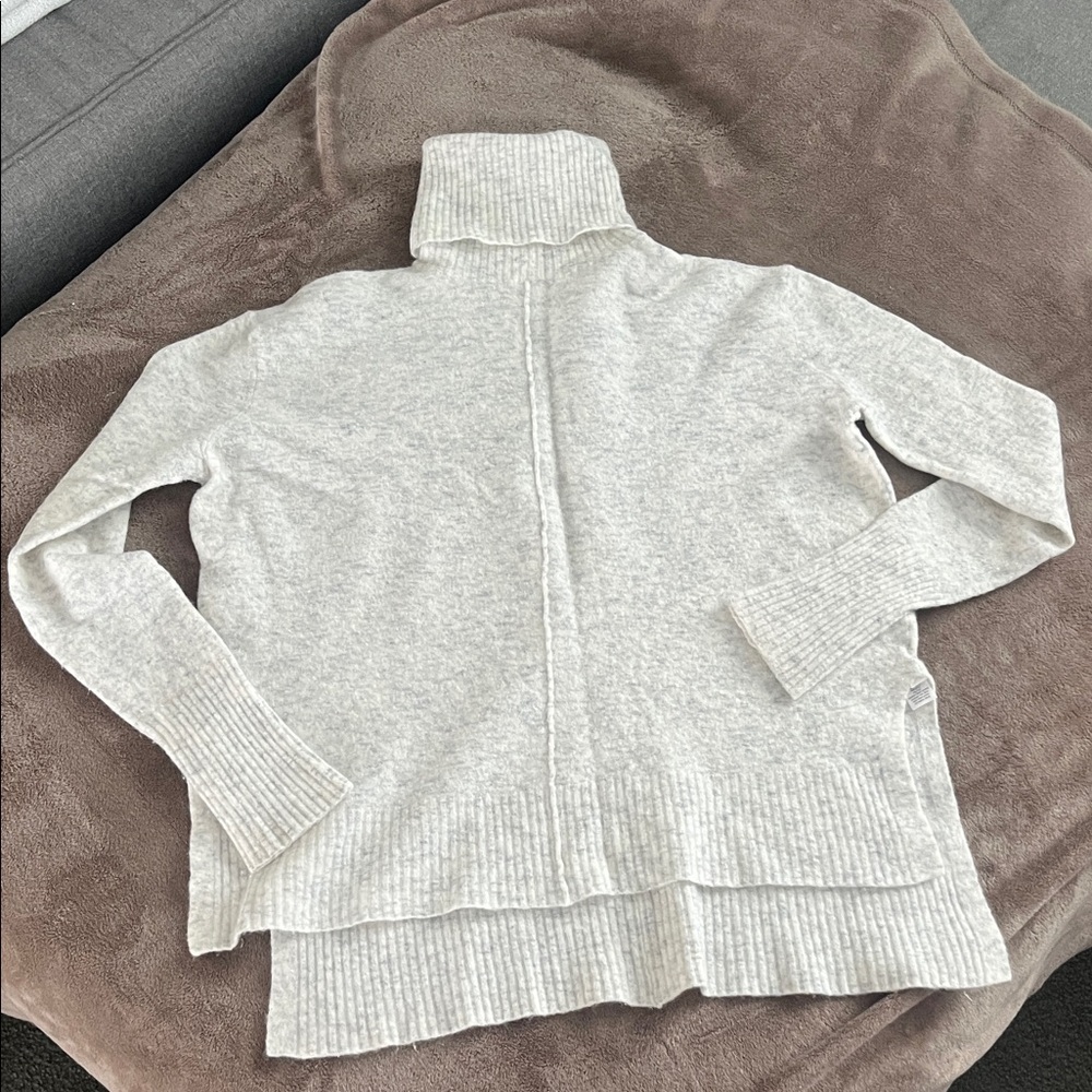 Athleta Gray Turtleneck Sweater